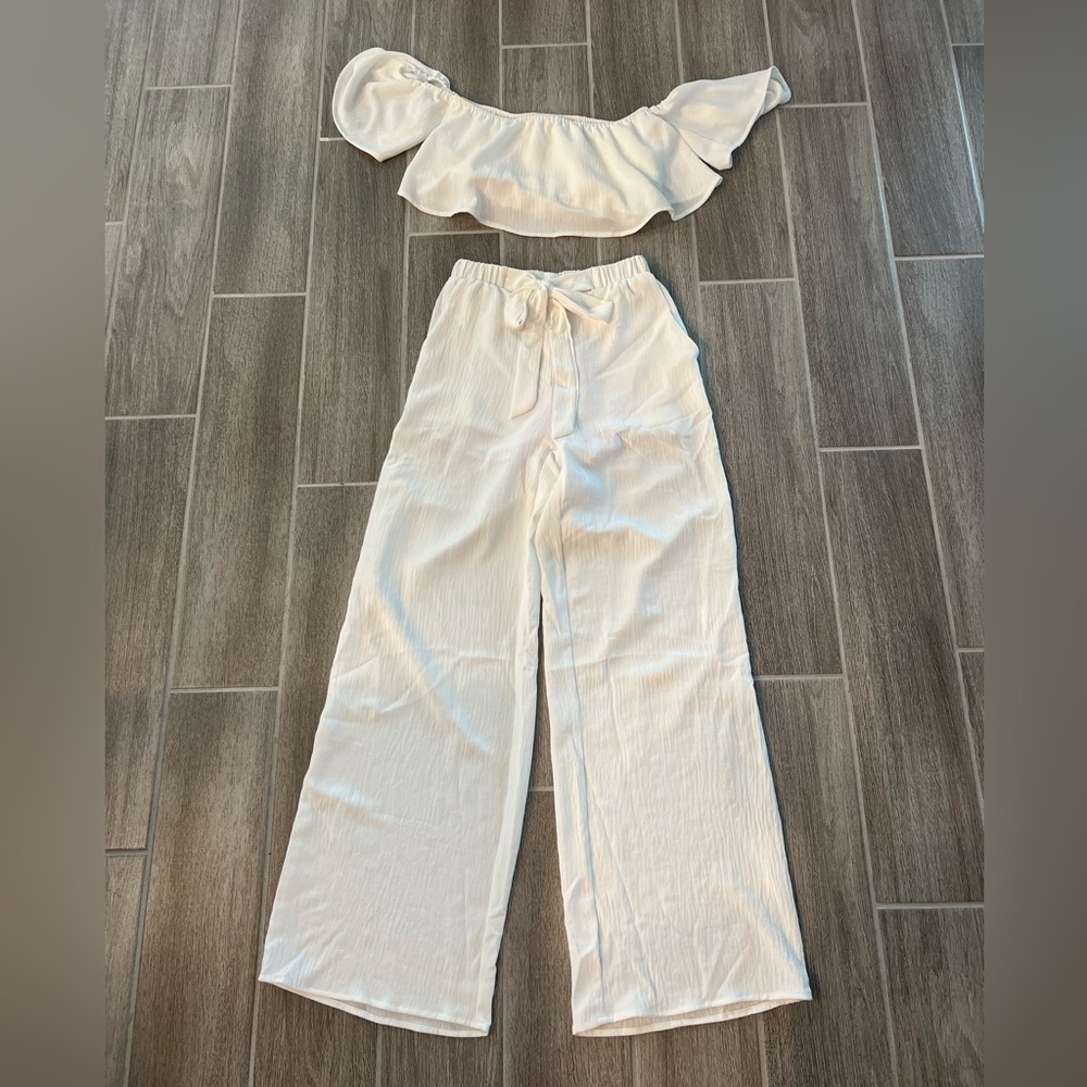 Two piece set Off the shoulder sleeves